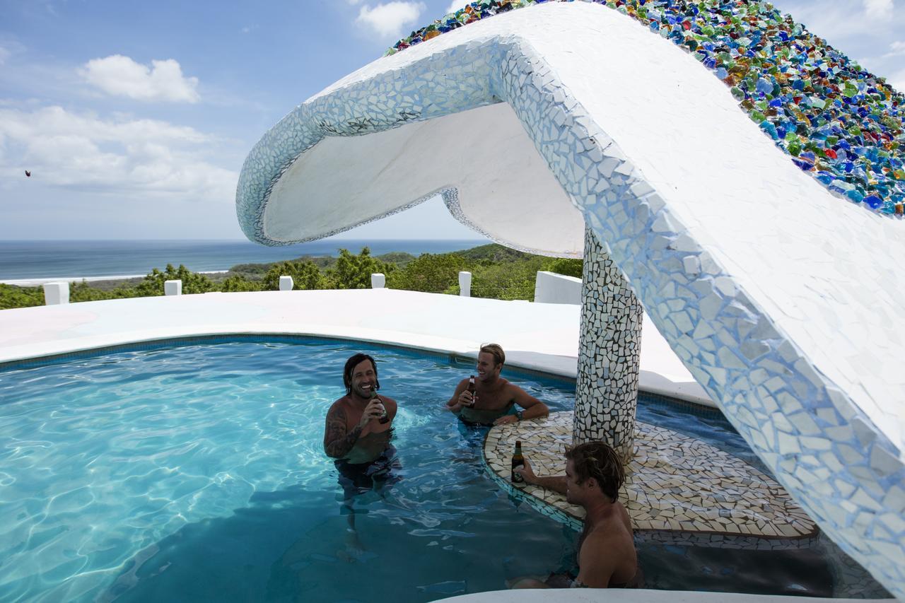 Two Brothers Surf Resort Tola Exteriör bild